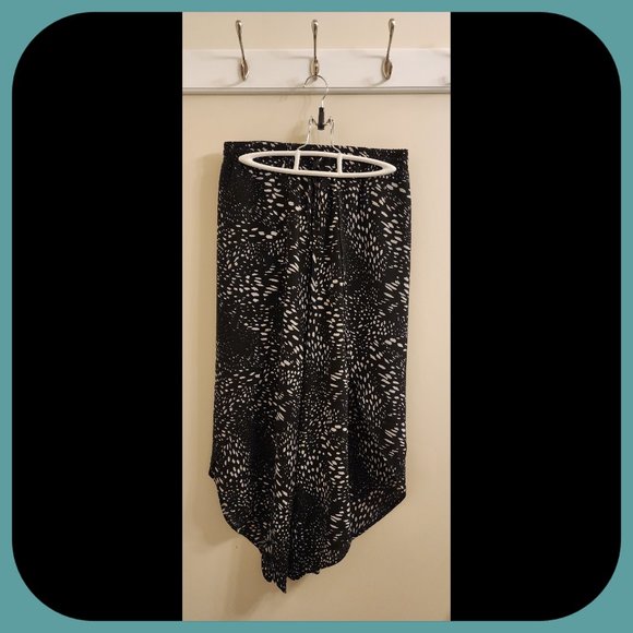 CLEO PETITES || Breezy Pull-on Palazzo Crops (SIZE XS) - Picture 1 of 5